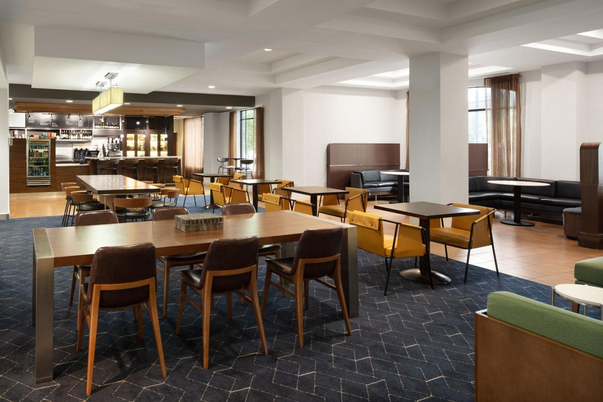 Courtyard Louisville Airport Zewnętrze zdjęcie